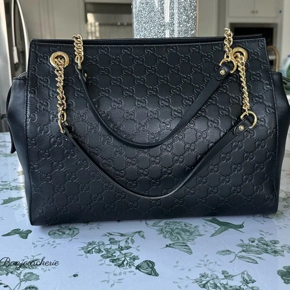 Gucci Black Leather Shoulder Bag - Picture 6 of 17
